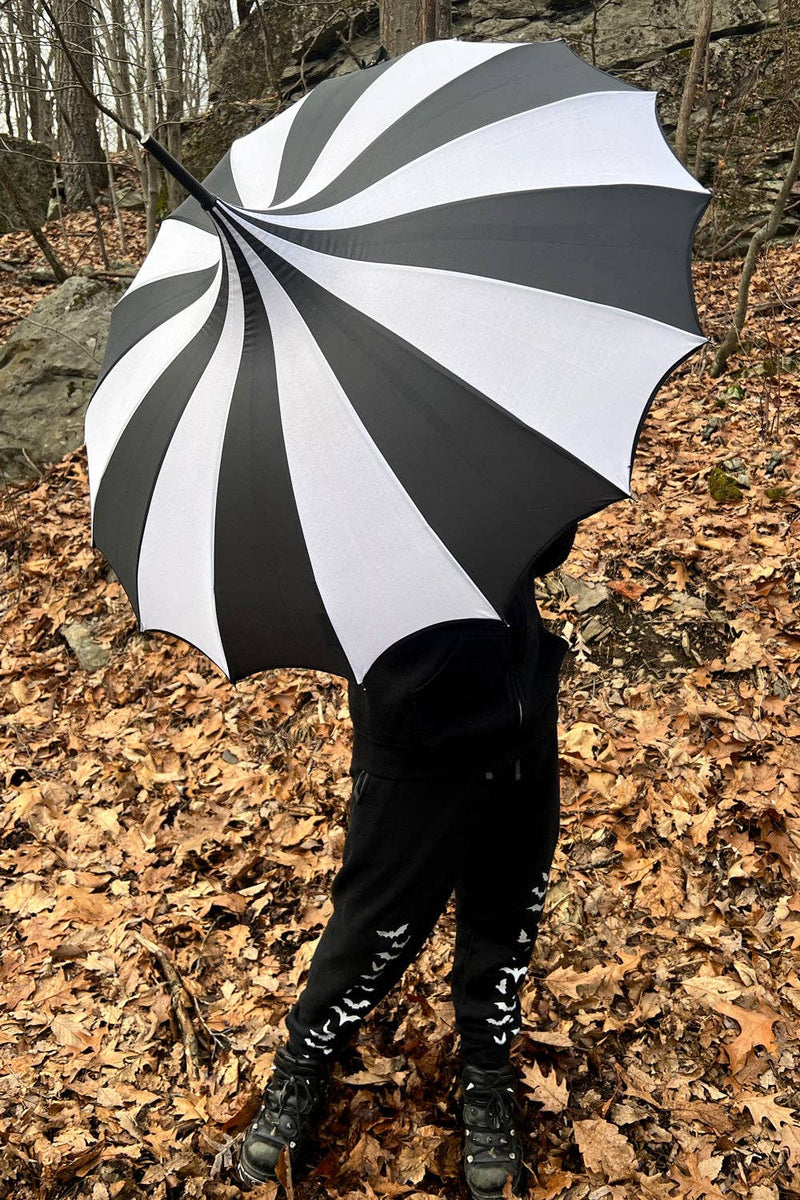 Batwing Pagoda Umbrella [BLACK/WHITE STRIPED]
