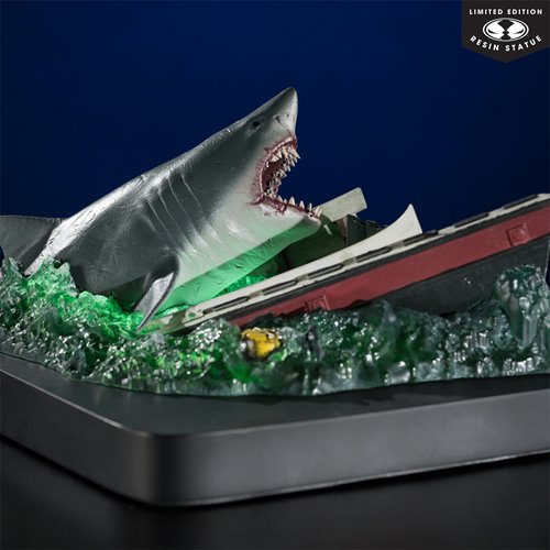 Jaws 50th Anniversary Light-Up 1:48 Scale Resin Statue McFarlane Movie Maniacs