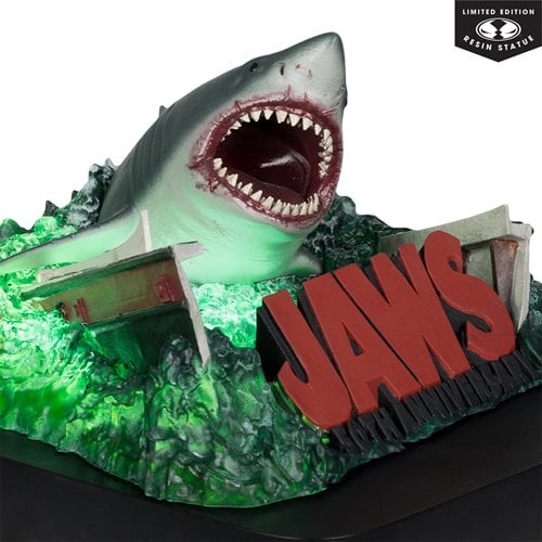 Jaws 50th Anniversary Light-Up 1:48 Scale Resin Statue McFarlane Movie Maniacs