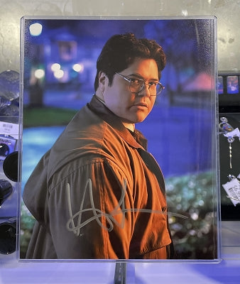 Harvey GuillÈn 8 x 10 inch Autographed Photo (B)