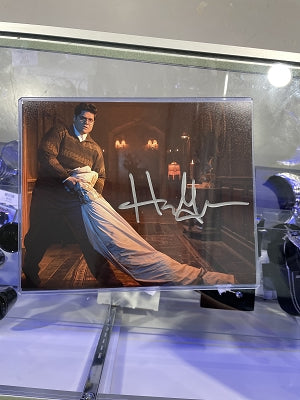 Harvey GuillÈn is Guillermo de la Cruz What We Do in the Shadows 8 x 10 inch Autographed Photo