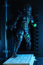 Predator 2 Ultimate Battle-Damaged City Hunter Action Figure