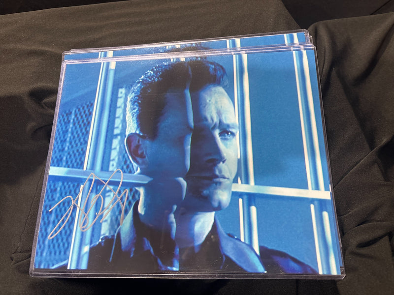 Robert Patrick – Terminator 2: Judgment Day Signed Photo – T-1000 Split-Face Scene – Pre-Owned